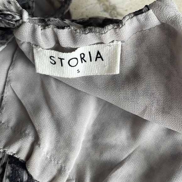 STORIA SNAKE PRINT HALTER JUMPSUIT SIZE S - Picture 4 of 11